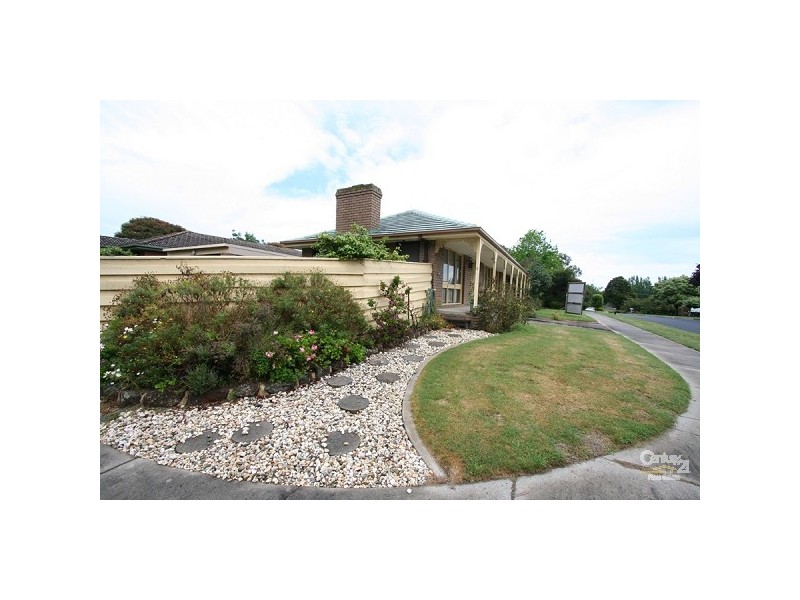 6 Guildford Close, Frankston VIC 3199