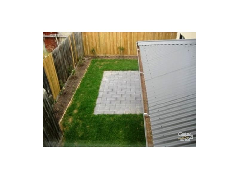 2/28 Martin Street, Hastings VIC 3915