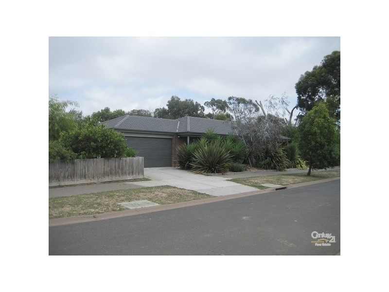 8 Seaspray Court, Hastings VIC 3915