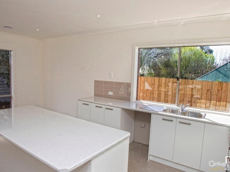 2/16 Douglas Street, Hastings VIC 3915