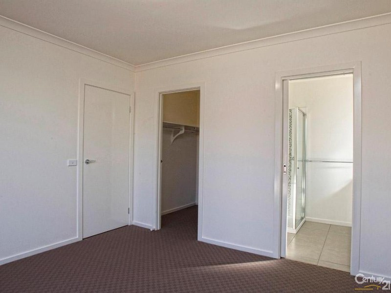 2/16 Douglas Street, Hastings VIC 3915