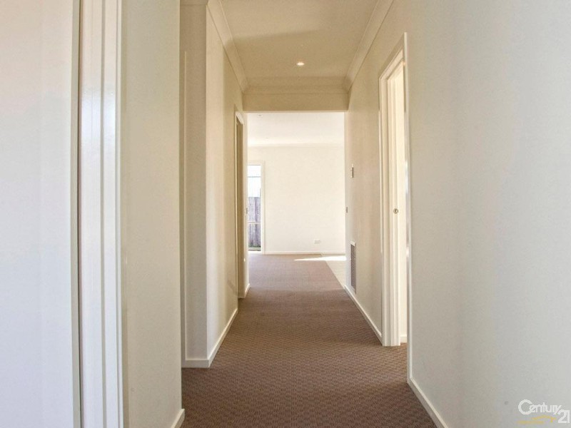 2/16 Douglas Street, Hastings VIC 3915