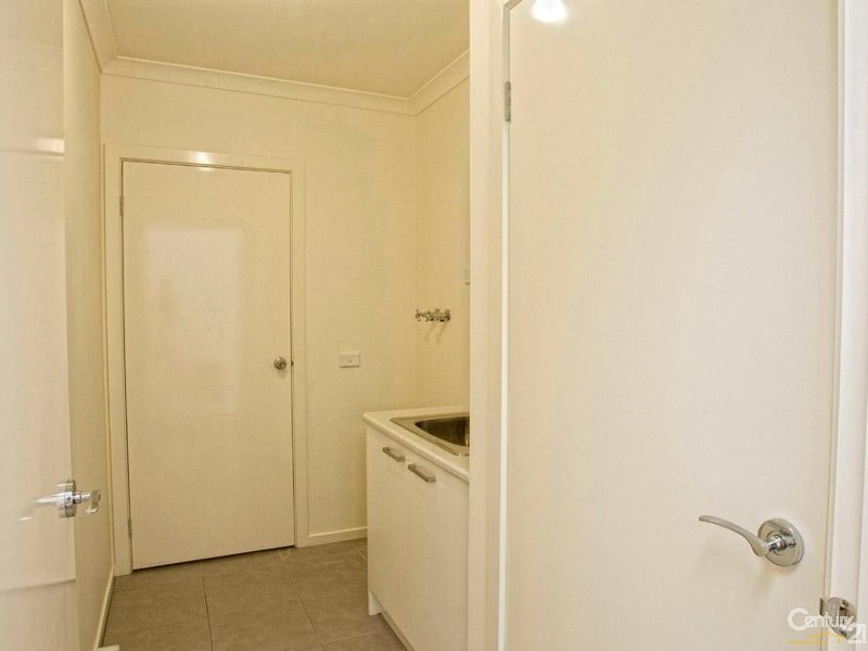 2/16 Douglas Street, Hastings VIC 3915