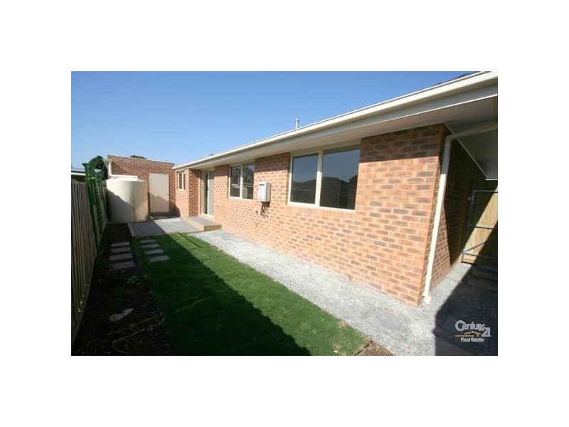 2/17 Rankin Road, Hastings VIC 3915