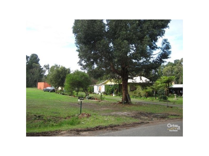 11 Cemetery Road, Hastings VIC 3915