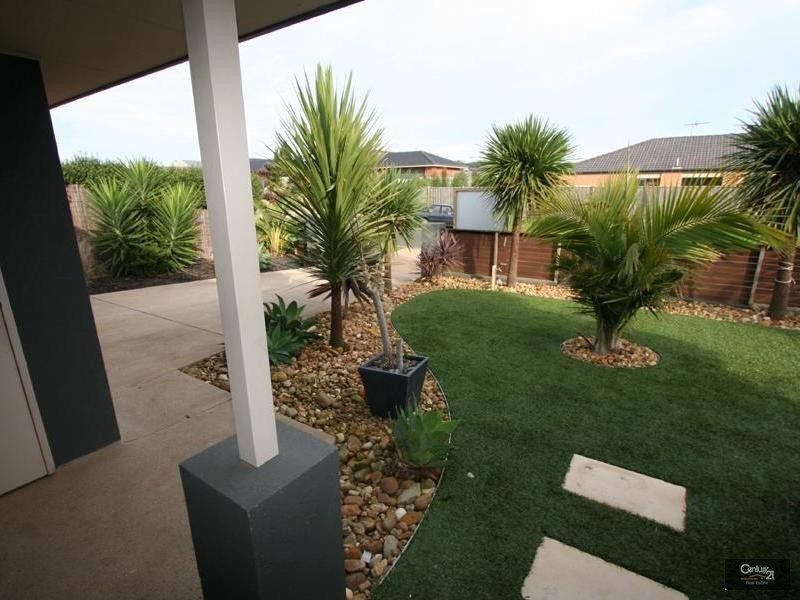 5 Spruce Drive, Hastings VIC 3915