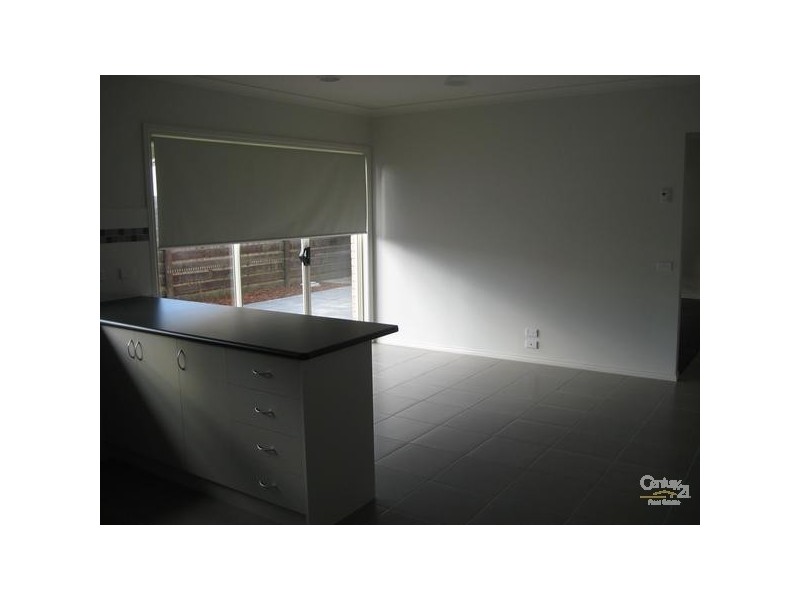 2/17 Railway Crescent, Hastings VIC 3915