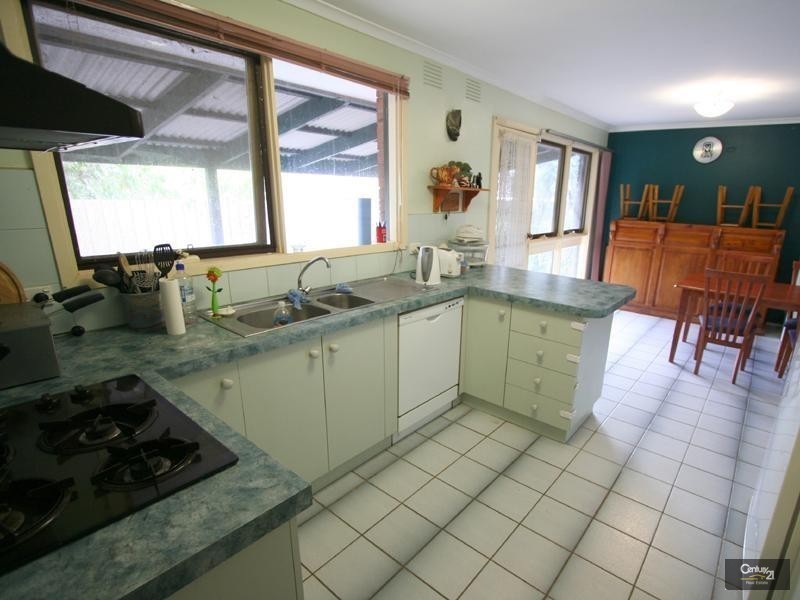 11 Westminster Court, Somerville VIC 3912