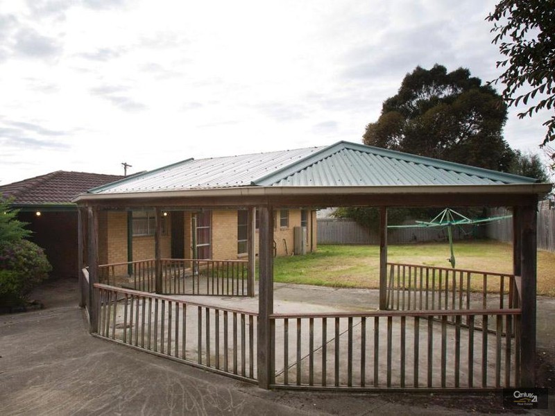 8 Bataan Court, Hastings VIC 3915