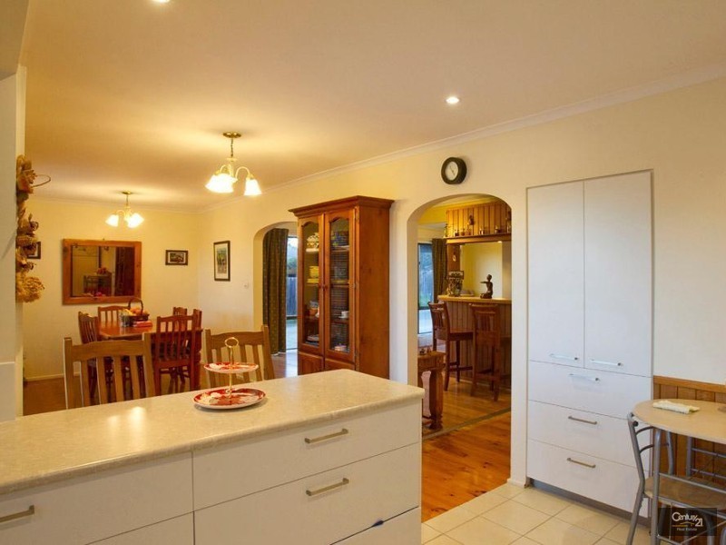 16 Pinewood Drive, Hastings VIC 3915