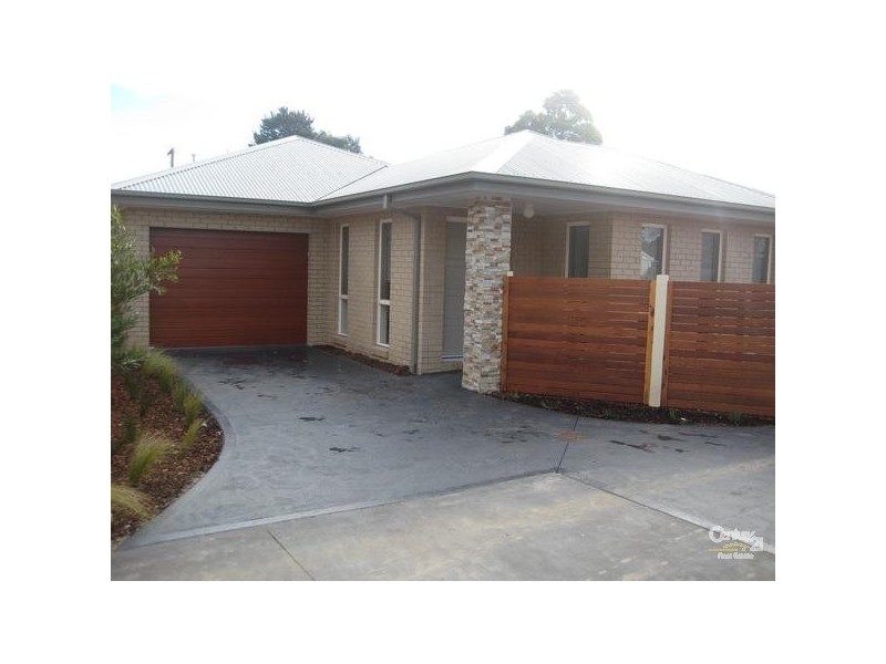 2/17 Railway Crescent, Hastings VIC 3915