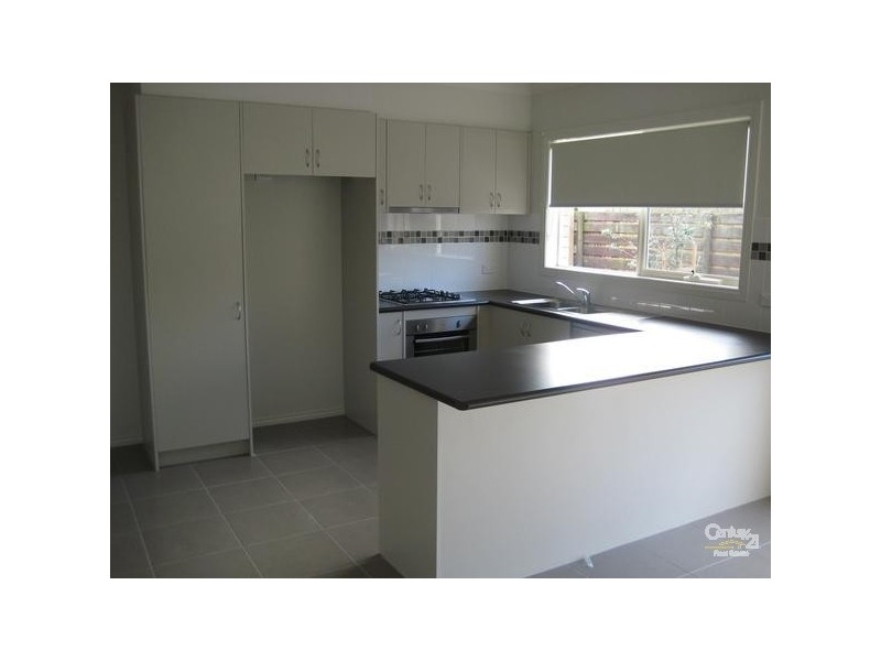 2/17 Railway Crescent, Hastings VIC 3915