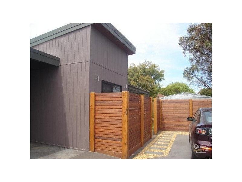 2/2 George Street, Safety Beach VIC 3936