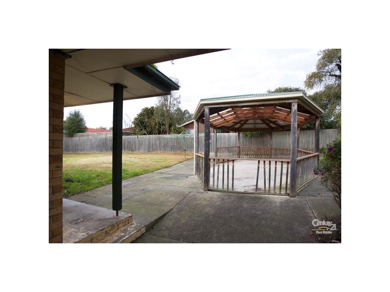 8 Bataan Court, Hastings VIC 3915