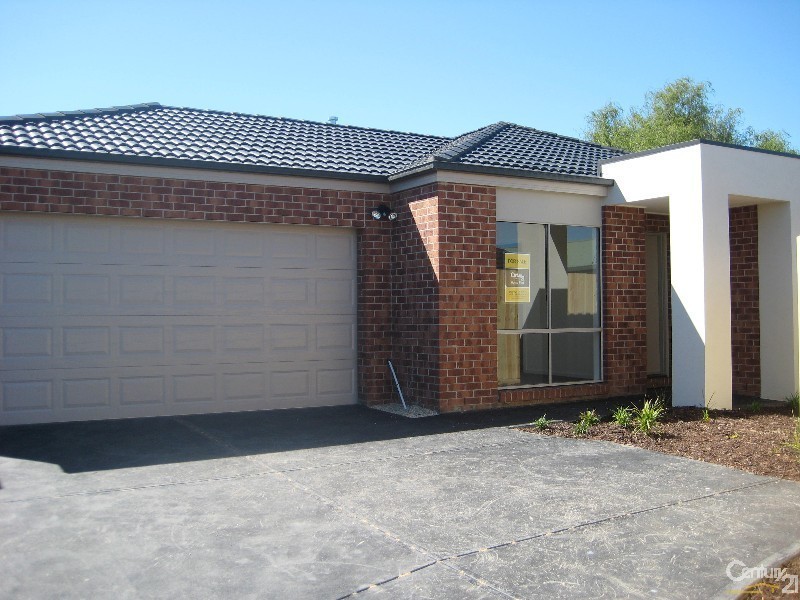 2/16 Douglas Street, Hastings VIC 3915