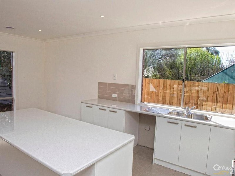 2/16 Douglas Street, Hastings VIC 3915