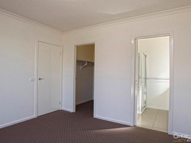 2/16 Douglas Street, Hastings VIC 3915