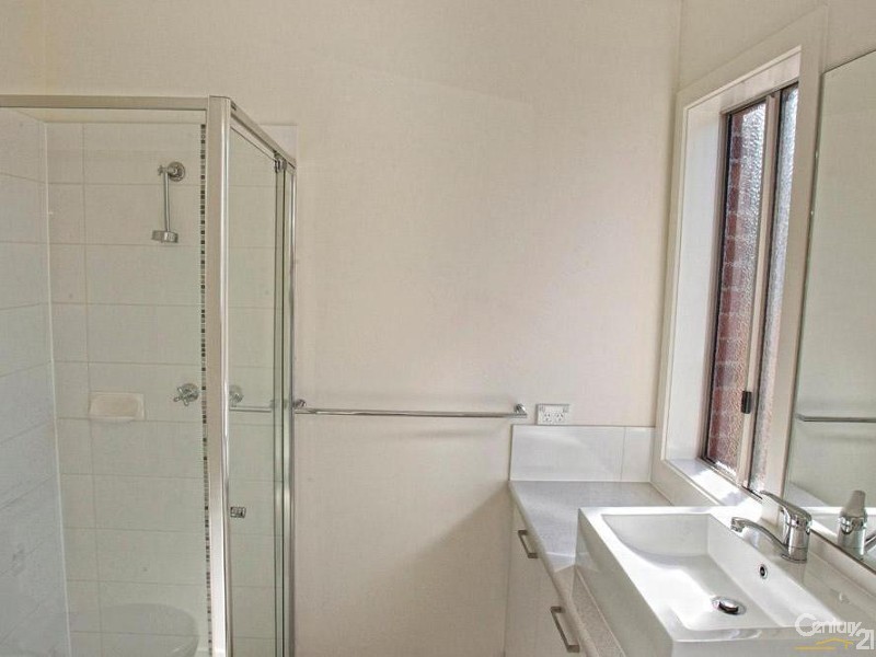 2/16 Douglas Street, Hastings VIC 3915