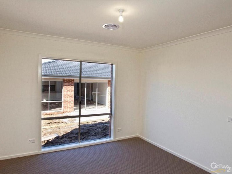 2/16 Douglas Street, Hastings VIC 3915