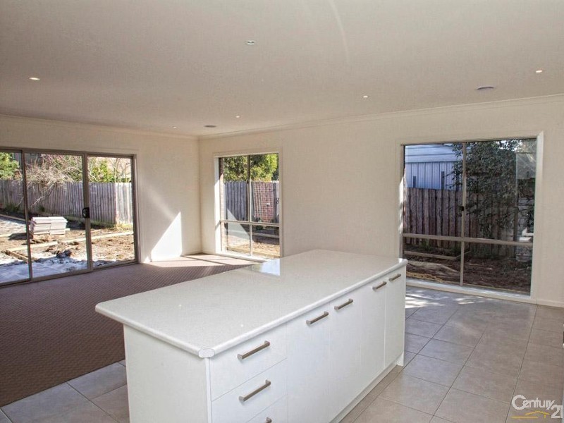 2/16 Douglas Street, Hastings VIC 3915