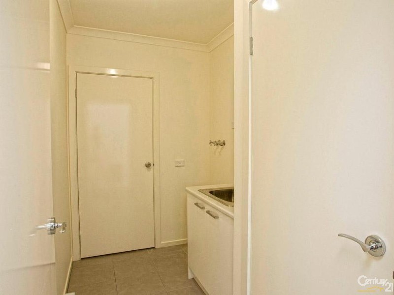 2/16 Douglas Street, Hastings VIC 3915