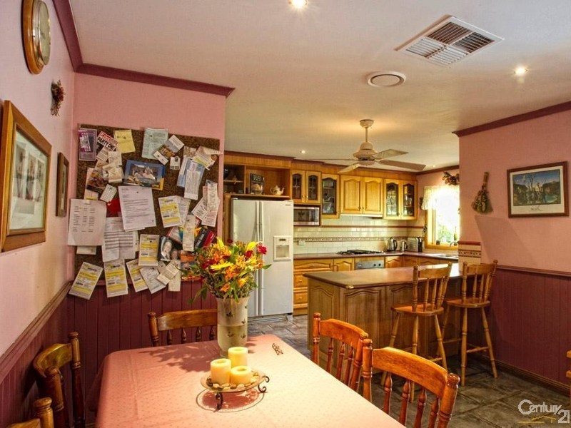 6 Snow Gum Place, Somerville VIC 3912