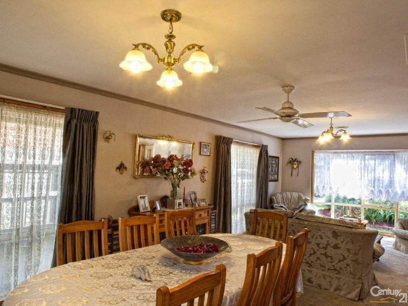 6 Snow Gum Place, Somerville VIC 3912
