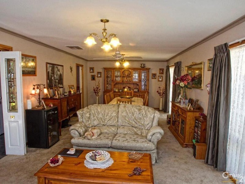 6 Snow Gum Place, Somerville VIC 3912