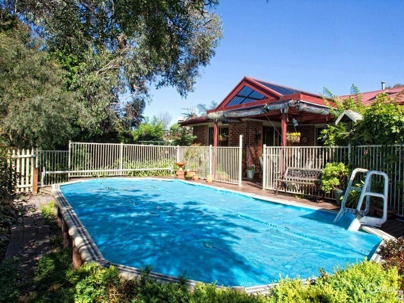 6 Snow Gum Place, Somerville VIC 3912