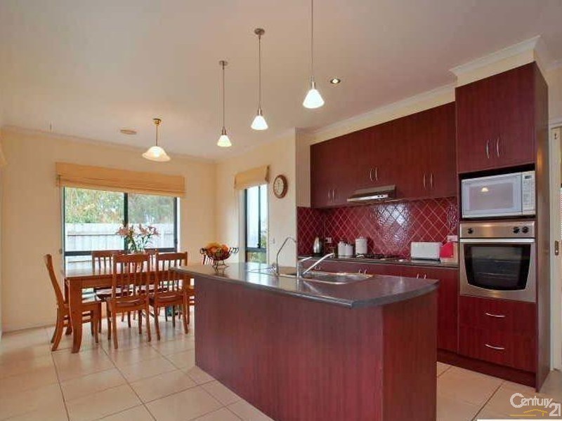 16 Kuan Yin Place, Hastings VIC 3915