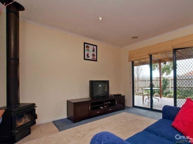 16 Kuan Yin Place, Hastings VIC 3915