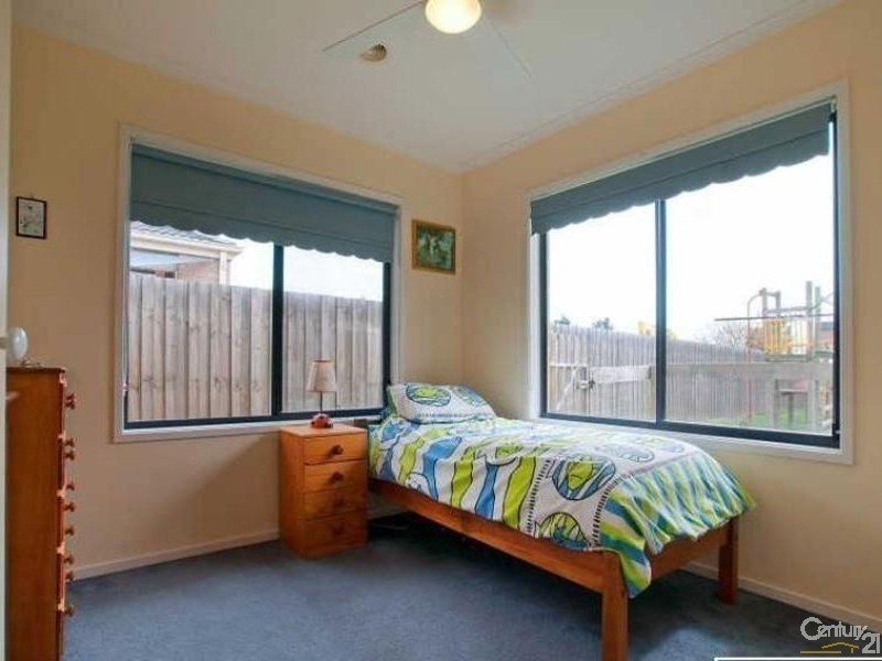 16 Kuan Yin Place, Hastings VIC 3915