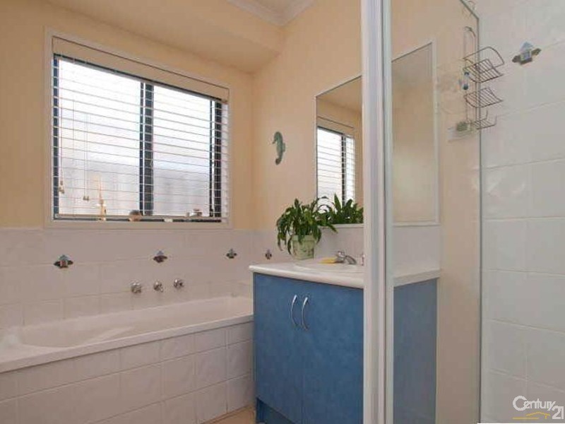 16 Kuan Yin Place, Hastings VIC 3915