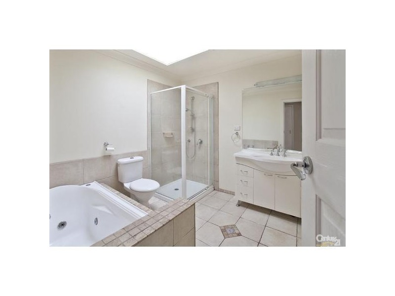 4 Iranda Street, Frankston VIC 3199