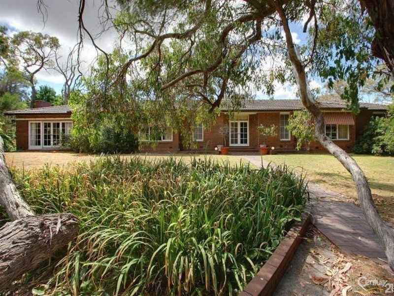 368 Stumpy Gully Road (Cnr. Myers Road) Melway ref 163 E 8, Balnarring VIC 3926
