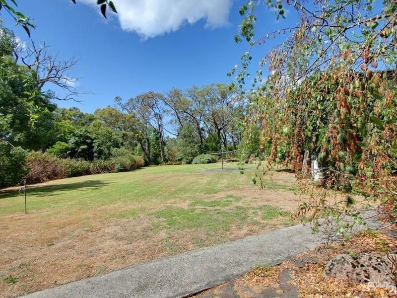 368 Stumpy Gully Road (Cnr. Myers Road) Melway ref 163 E 8, Balnarring VIC 3926