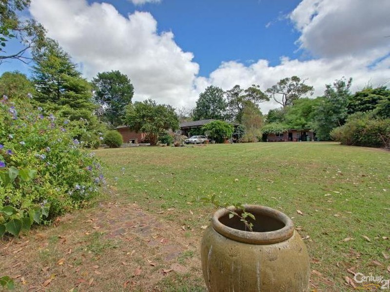 368 Stumpy Gully Road (Cnr. Myers Road) Melway ref 163 E 8, Balnarring VIC 3926