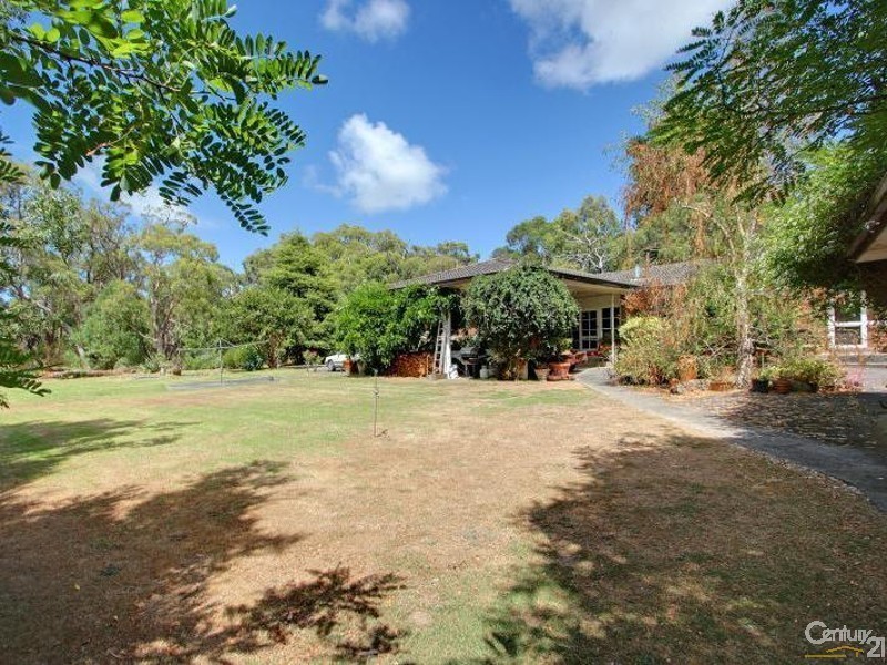 368 Stumpy Gully Road (Cnr. Myers Road) Melway ref 163 E 8, Balnarring VIC 3926