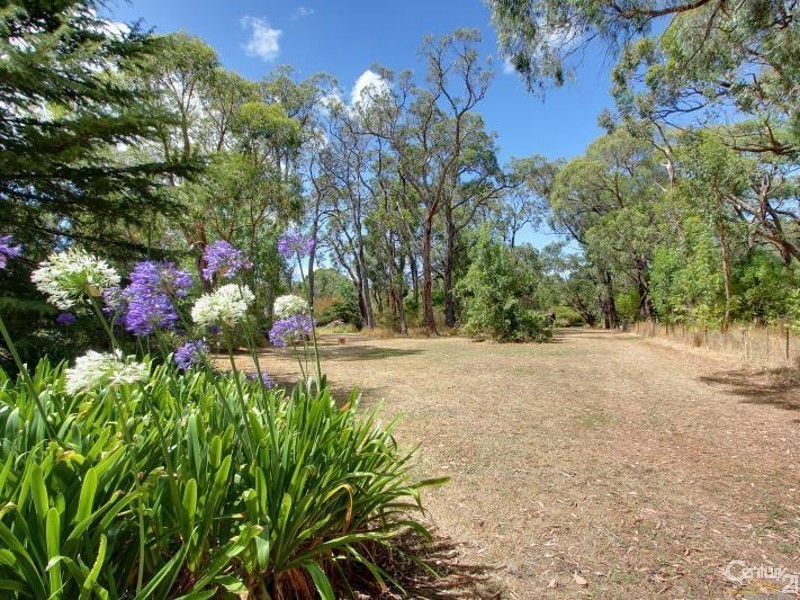 368 Stumpy Gully Road (Cnr. Myers Road) Melway ref 163 E 8, Balnarring VIC 3926