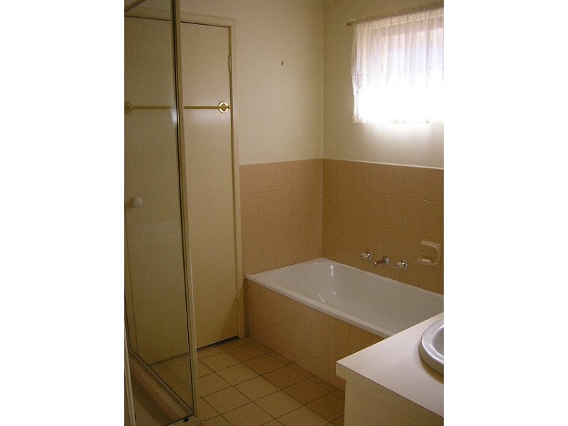 2/13 Howe Street, Murrumbeena VIC 3163