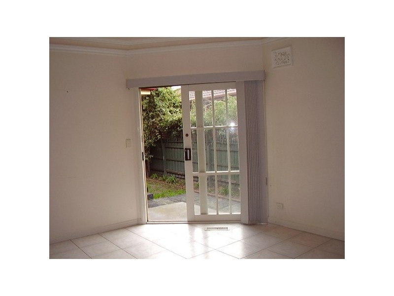 1/11 Woodville Avenue, Glen Huntly VIC 3163