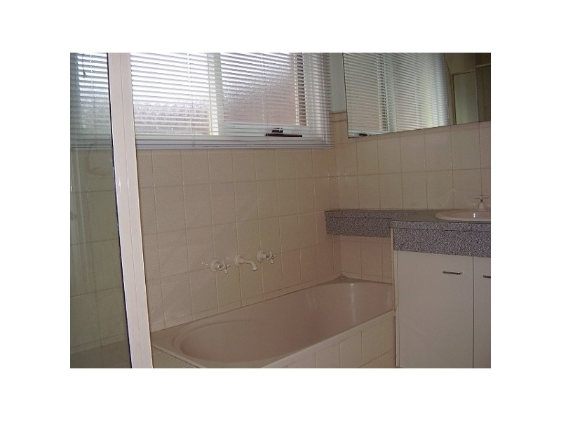 1/11 Woodville Avenue, Glen Huntly VIC 3163