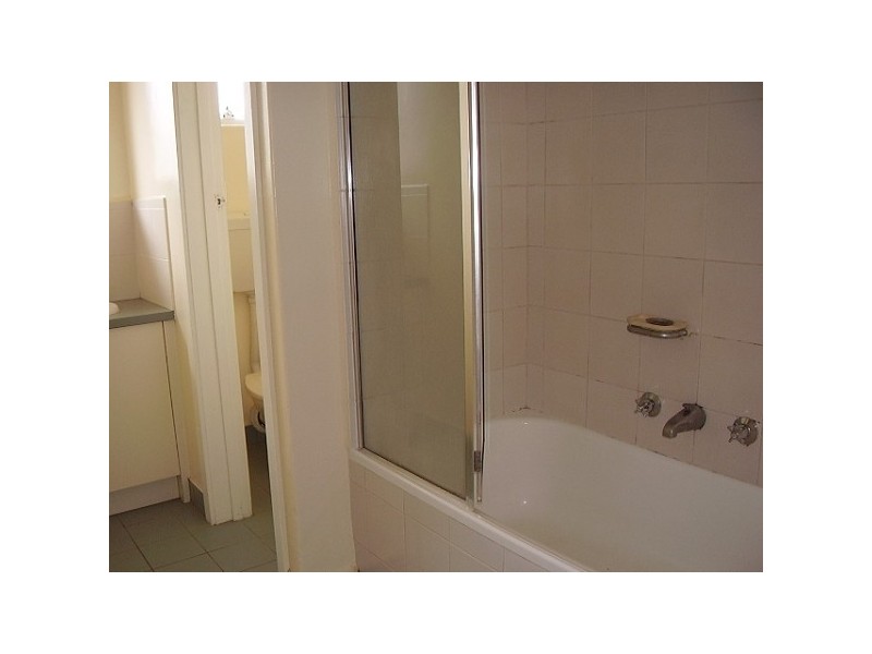 8/3c Innellan Road, Murrumbeena VIC 3163