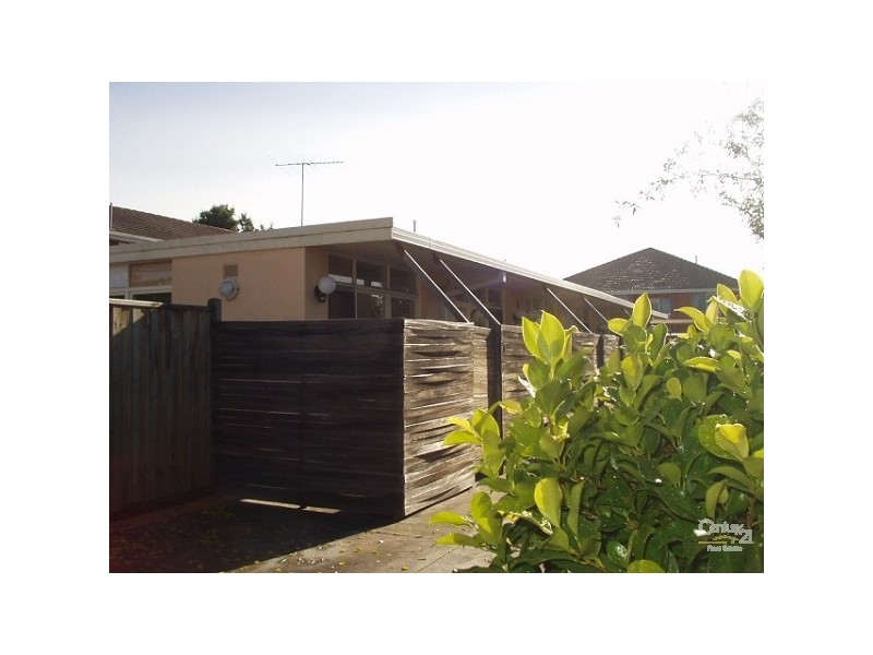 2/8 Adelaide Street, Murrumbeena VIC 3163