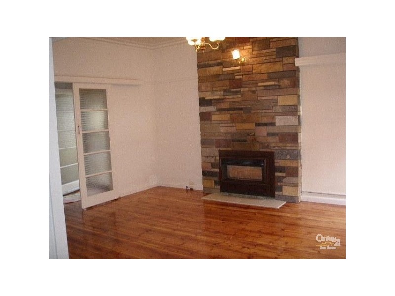 2 Strathearn Avenue, Murrumbeena VIC 3163