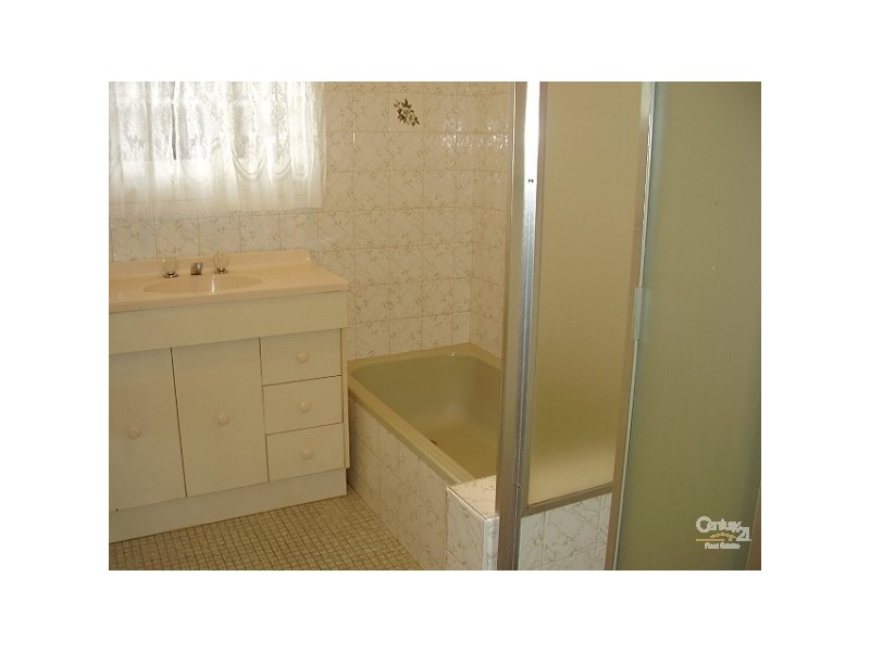 2 Strathearn Avenue, Murrumbeena VIC 3163