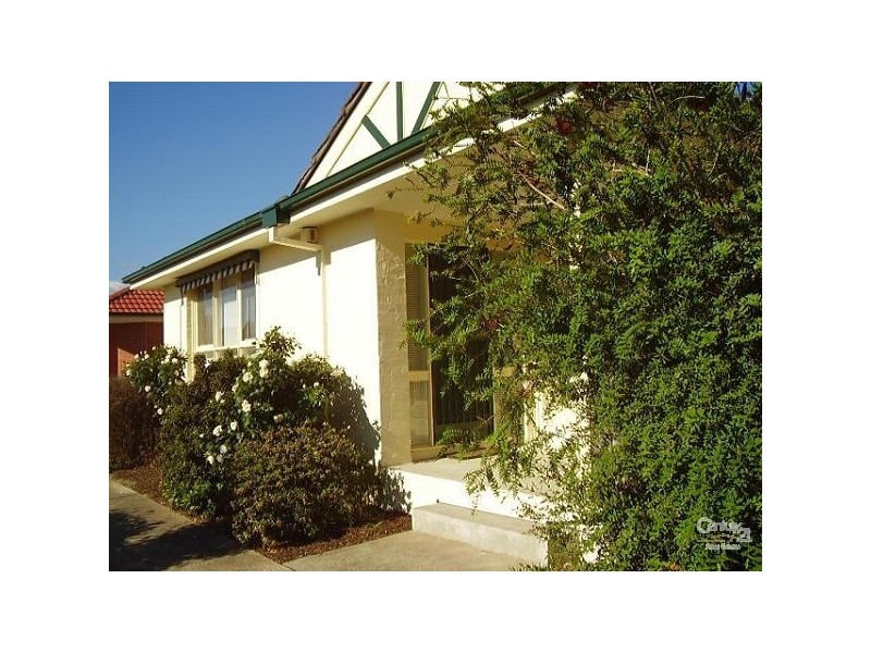 4/56 Coorigil Road, Carnegie VIC 3163
