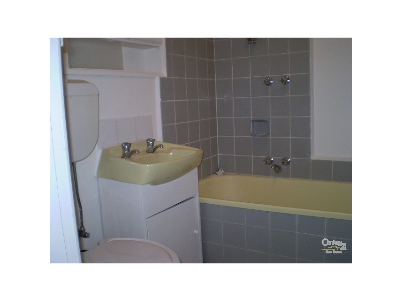 8/20 Loch Avenue, St Kilda East VIC 3183