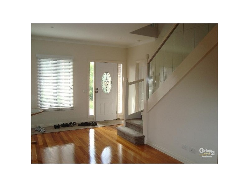 1/13 Mernda Avenue, Carnegie VIC 3163