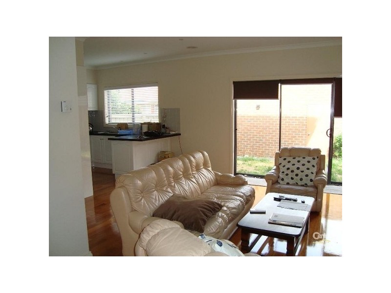 1/13 Mernda Avenue, Carnegie VIC 3163